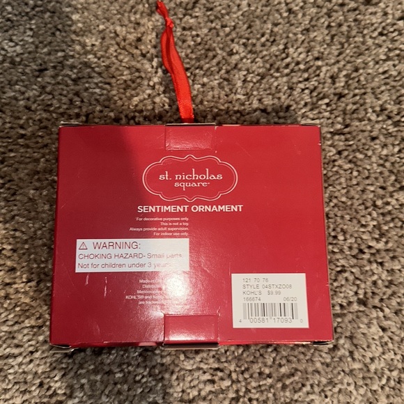 BEST TEACHER EVER ORNAMENT - Picture 2 of 3